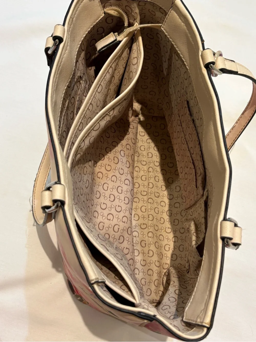 Guess tote vibrant